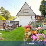 Einfamilienhaus, größtenteils saniert, mit großem Garten in Waldenburg - 