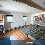 Einfamilienhaus, größtenteils saniert, mit großem Garten in Waldenburg - 